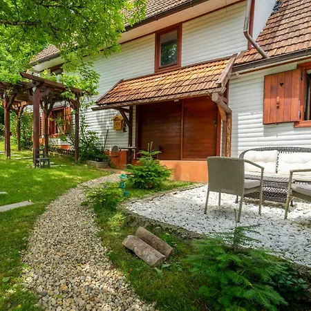 Vikendica Gorgeous In With Wifi Brod na Kupi